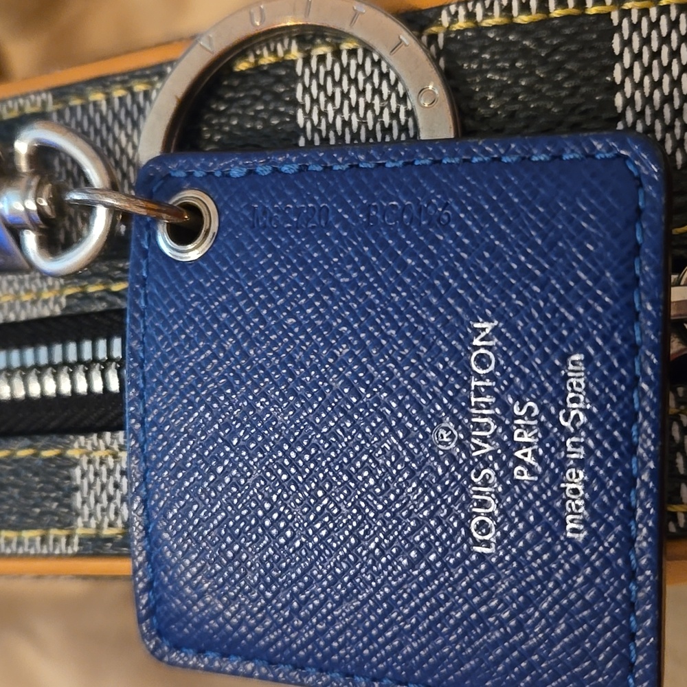 Louis Vuitton Damier Ebene Giraffe Key Holder Charm Jake and Dinos Chapman 2017 - Picture 4 of 9